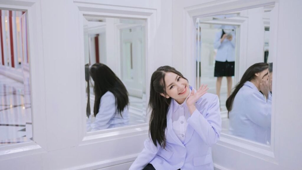 Posicionamento estratégico onde colocar espelhos para maximizar o efeito